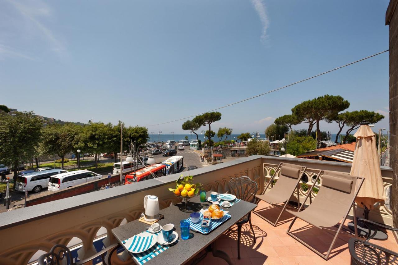 Amore Rentals - La Terrazza Sul Porto Соренто Екстериор снимка